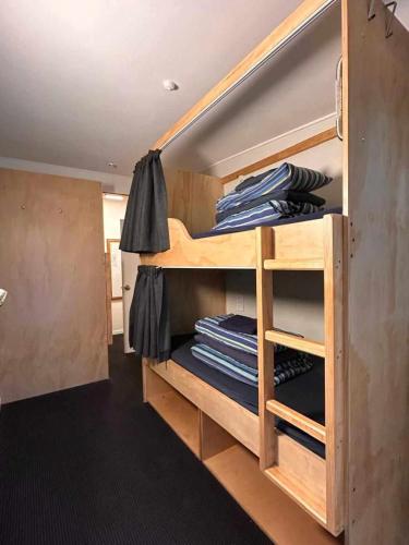 Bed in 4-Bed Mixed Dormitory Room image 2