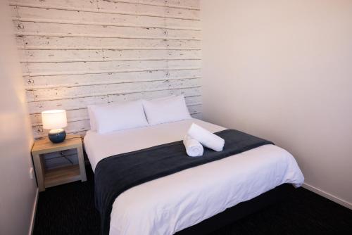 Queen Studio room in Haka House Taupo