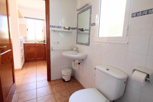 One-Bedroom Apartment image 1