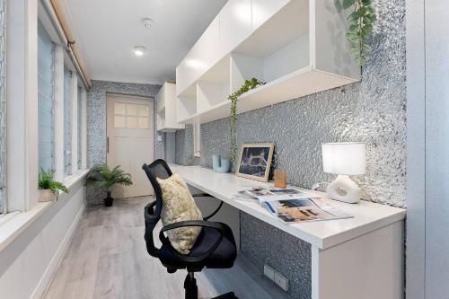 Spacious 3BR by CBD– Walk to Harbour Parks&Cafés - image 3