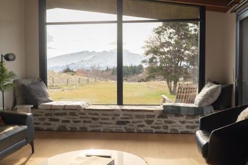 Luxury Passive House on a 50 acre lakeside farm in Glendhu Bay