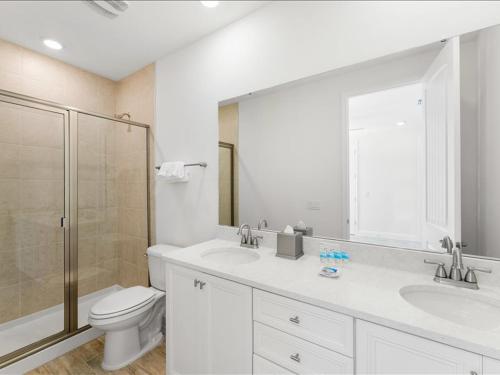 Beautiful Florida Villa near Disney with Margaritaville Resort  Island H20 Waterpark Access - 2939CL - image 12