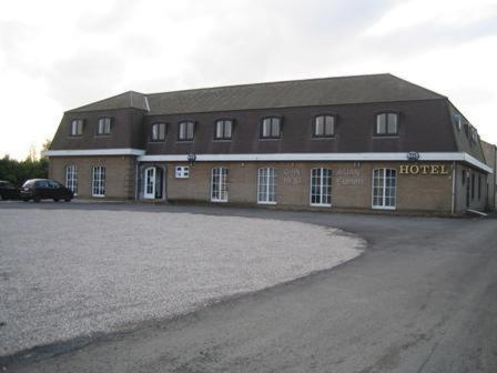 入口, 亞洲帝國酒店 (Hotel Asian Empire) in 庫爾內