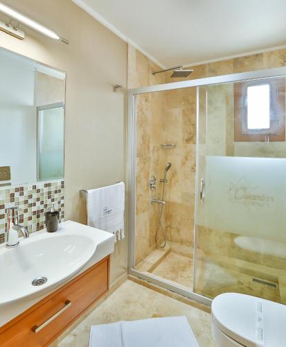 Two-Bedroom Duplex Apartment image 3