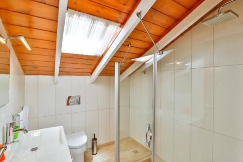 Two-Bedroom Duplex Apartment image 2
