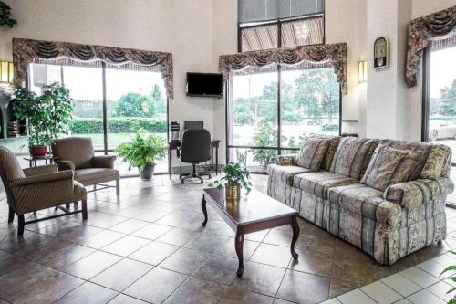 Econo Lodge South in Garner, USA