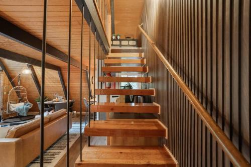 Dotări, Sequoia A-frame Nirvana: Modern + Views + Hot Tub in Porterville
