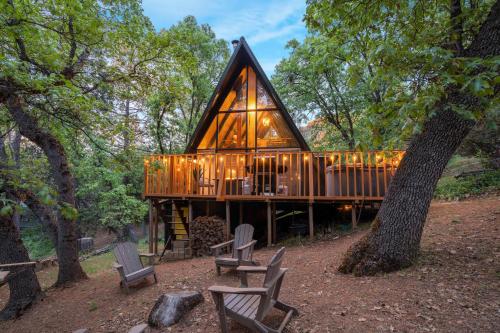 Vedere exterior, Sequoia A-frame Nirvana: Modern + Views + Hot Tub in Porterville