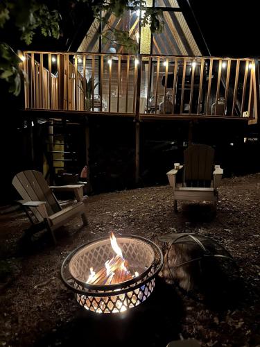 Dotări, Sequoia A-frame Nirvana: Modern + Views + Hot Tub in Porterville