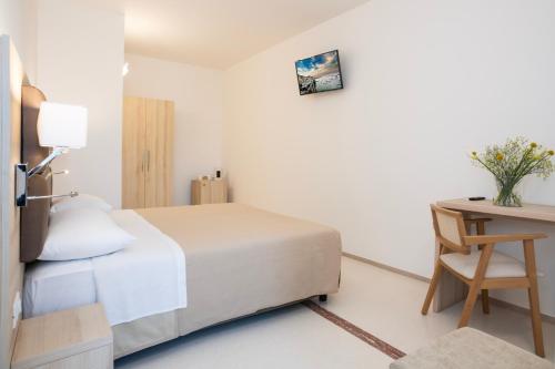 Hotel Albània - image 14