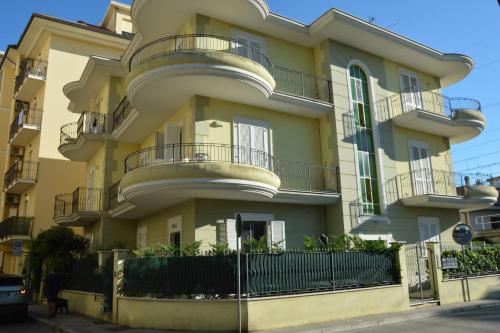 Apartment image 2