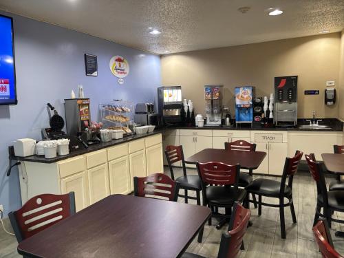 Ételek és italok, Super 8 By Wyndham Mundelein/Libertyville Area in Mundelein (Illinois)