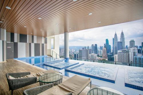 The Luxe KLCC View Sky Pool - image 8