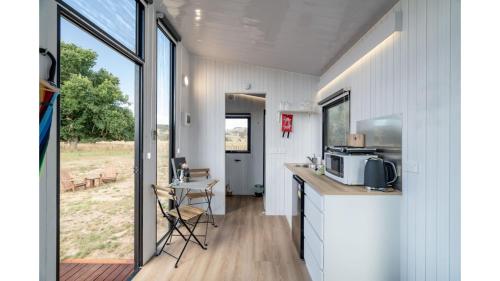 virtuve, JBJK Homestead by Tiny Away in Yarck