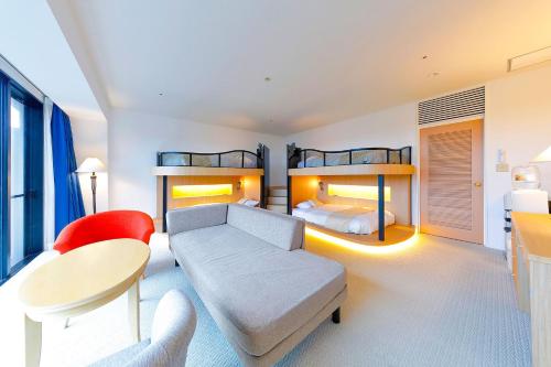 Superior 5 Beds Room - Indoor Bath - Non-Smoking