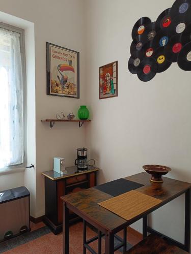 lovely vintage apartment in Турін