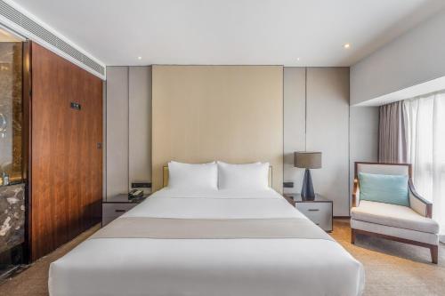 Superior Queen Room image 3