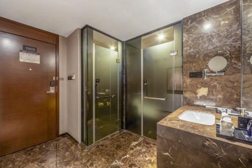 Superior Queen Room image 1