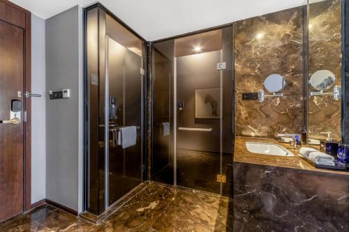 Superior Twin Room image 1
