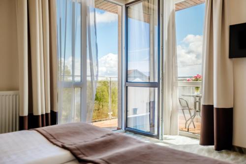 Twin Room with Terrace and Lake View