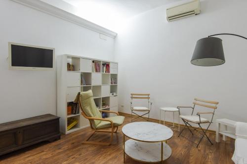 Vatican Luxury Three Bedroom Apartment, Roma (foto 6)