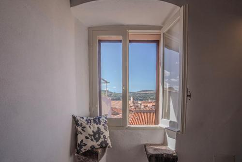 Sardinian Gallery Domus - Cossoine