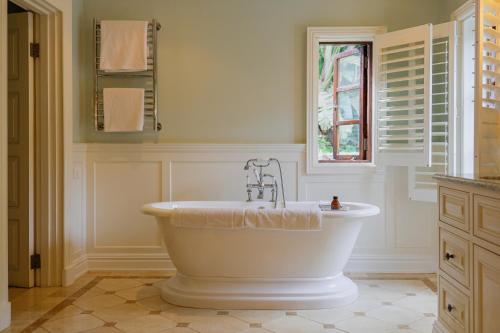 حمام, Buccara Noetzie - Pezula Castle in Pezula Private Estate