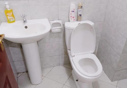 ห้องน้ำ, Neema Homes Syokimau in อึมโลลองโก