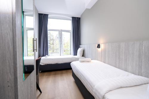 The Crown Hotel Room Type - Twin Room with Private Bathroom