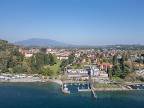  Blue Dream - Wonderful lake view in Ispra
