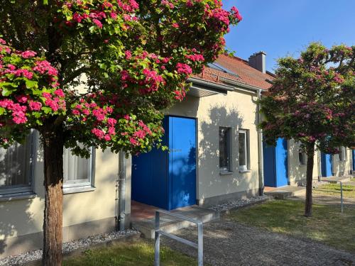 Hotelli välisilme, Kranich - Ferienwohnung mit Terrasse in Mellenthin