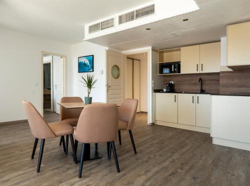 Konyha, Résidence Cap Winston (Residence Cap Winston) in Cap-d'Ail