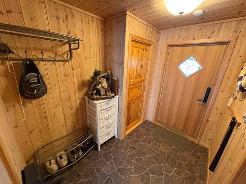 Cabin by Lenefjorden, 50hp Boat and bed linen included, Lyngdal (zdjęcie 7)