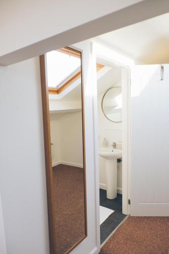 The Penthouse – Simple2let Serviced Apartments - image 6
