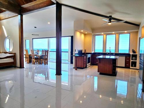 Breathtaking Oceanfront Home on Lava Rock Beach in Hawaiian Beaches (HI)