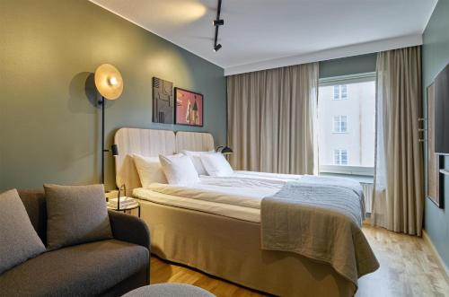 2 twin beds, 1 sofa bed