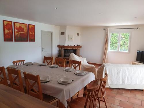 Gîte des Falaises 8 à 10 personnes (Gite des Falaises 8 a 10 personnes) in 蘇斯皮耶爾