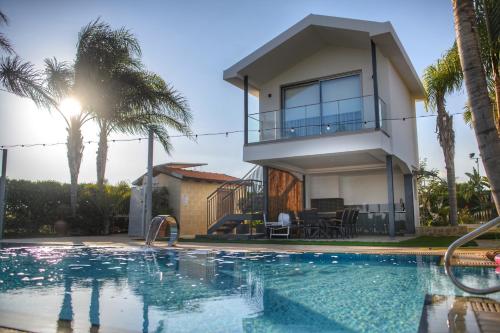 Oasis By The Sea - Cyprus, Larnaca (photo 3)