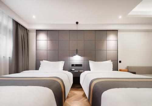 Chongqing Holiday Riverview Hotel