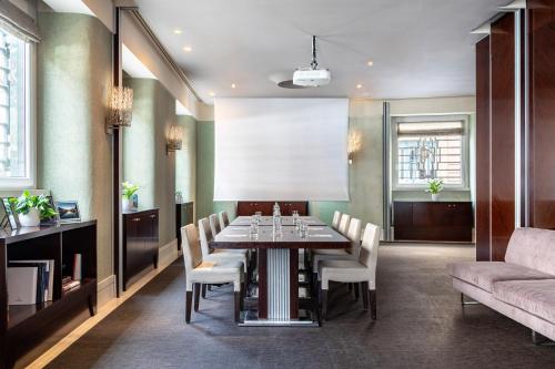 686546140 Meliá Genova