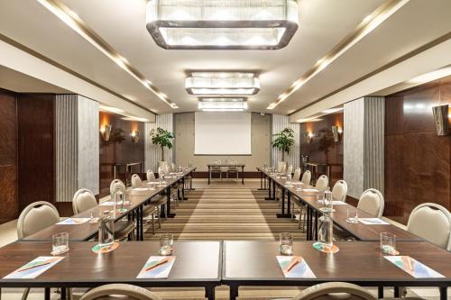 686546152 Meliá Genova