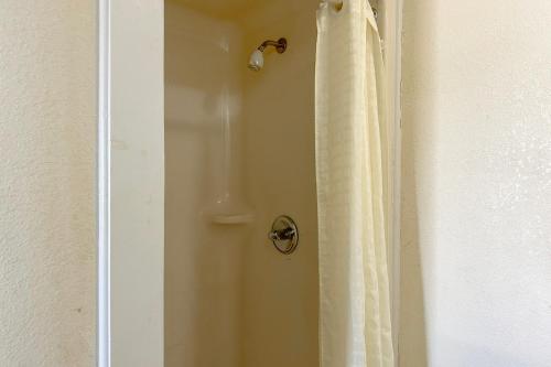 Classic Inn By OYO I- 240 Near Memphis Airport – Memphis, TN