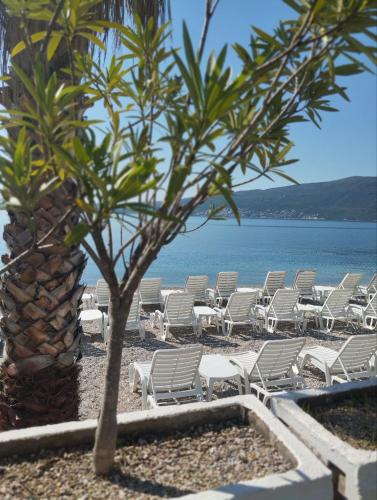 Seafront Villa Montenegro1 min to the Sea in Baosici