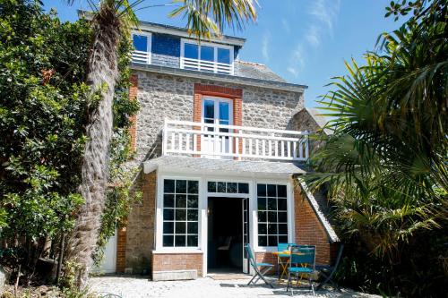 300 m de la plage, terrasse, superbe maison pour 4