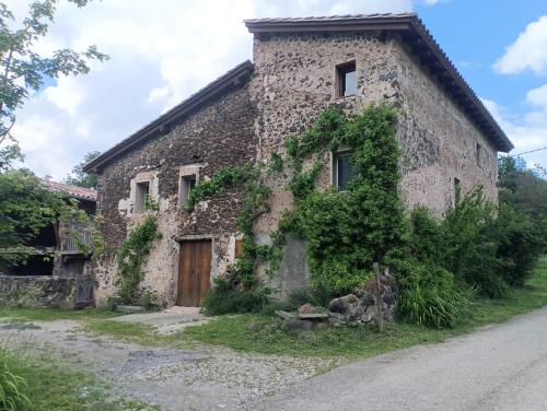 La Canova de Pinadella in 聖胡安萊斯豐特斯