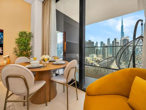 Private Jacuzzi l Canal view - Near Burj Khalifa - image 13