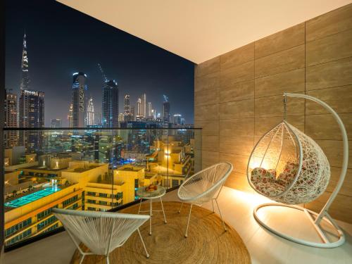 Private Jacuzzi l Canal view - Near Burj Khalifa - image 12