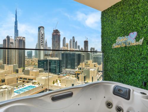 Private Jacuzzi l Canal view - Near Burj Khalifa - image 6