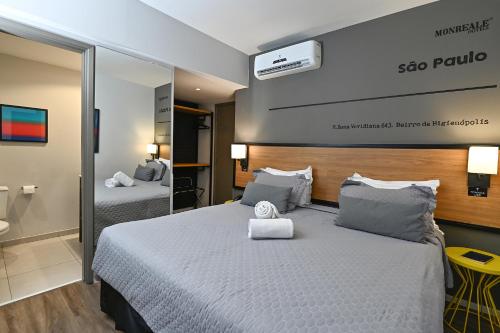 Superior King Room image 10
