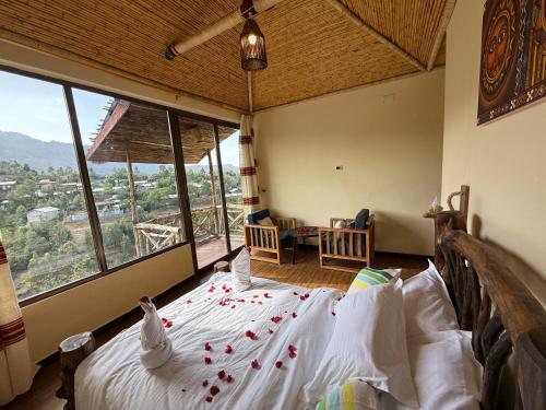 Single Room with Mountain View image 3
